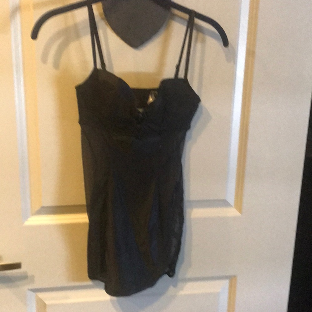 Victoria’s Secret padded mesh panel slip 34B